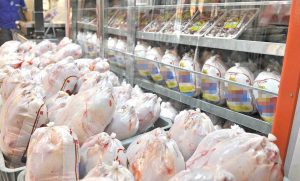 بررسی دلایل گرانی مرغ و گوشت توسط معاون وزیر جهاد کشاورزی