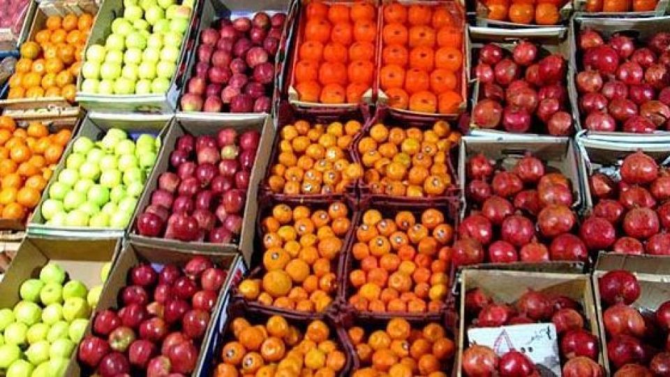 چه کسی مسئول فاسد شدن میوه های شب عید است، ستاد تنظیم بازار که مسئول نیست!